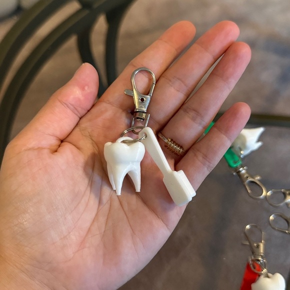 3D Printed 5 SET Colorful Tooth Keychains. Pick Color. - Picture 6 of 6
